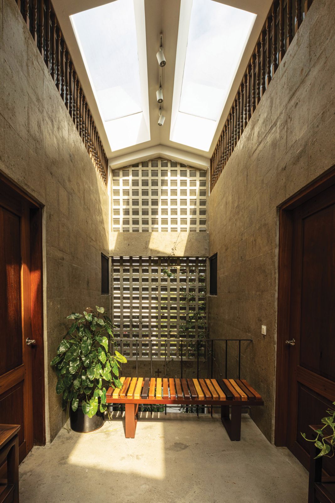 Architect De Los Reyes. believes that the practice of architecture is always a collaboration—with the client, nature and the culture of a project