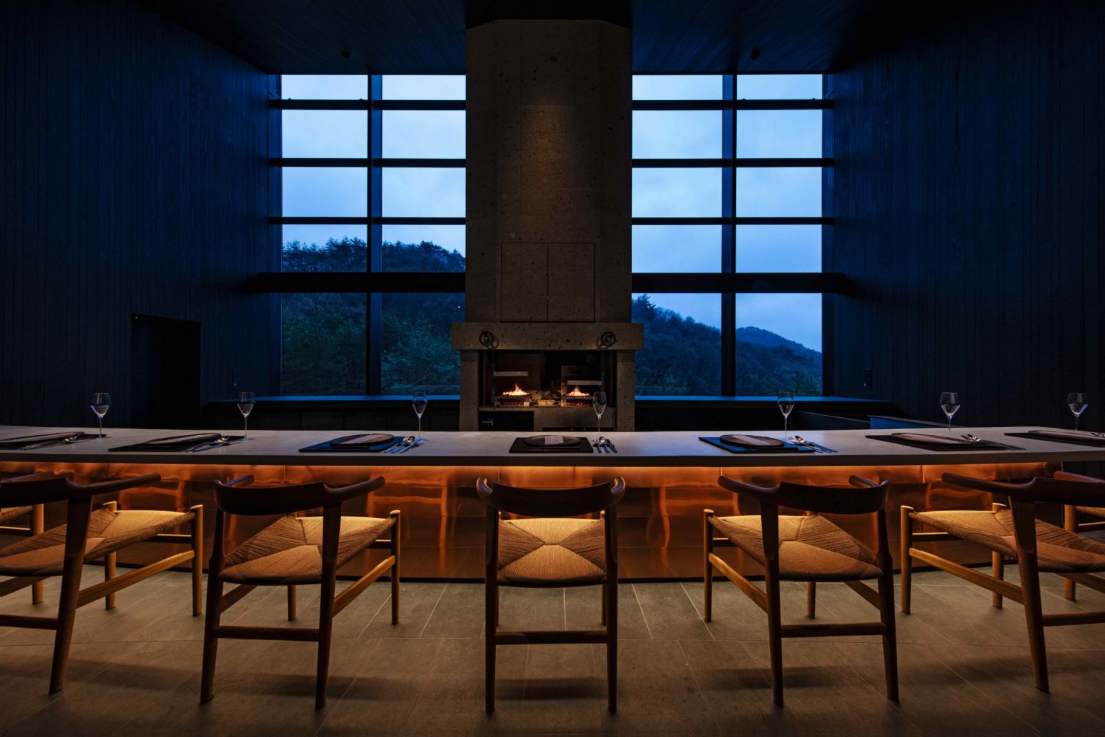 The adjacent guests-only restaurant, Kigi, centred around the elemental themes of fire and water