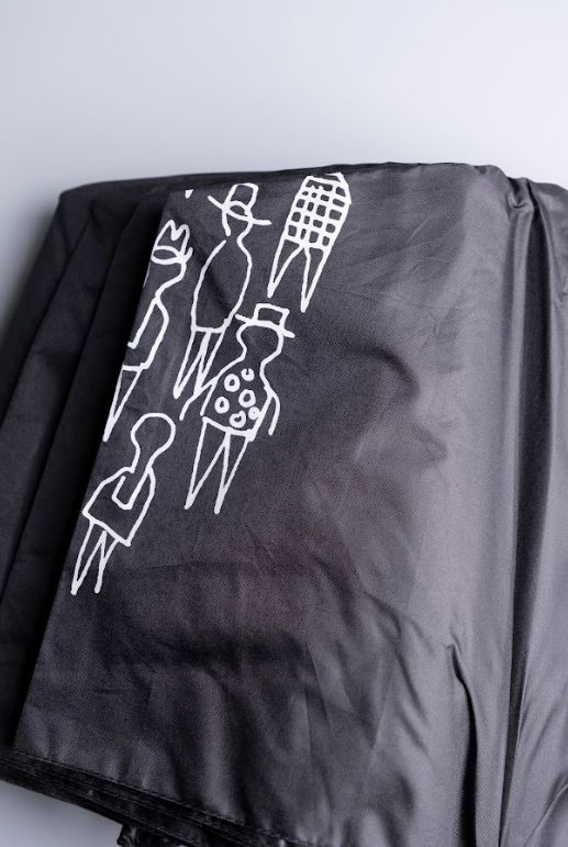 Bring it anywhere! A trifold umbrella also features Zóbel's sketches (Photo: Before Deadlines)