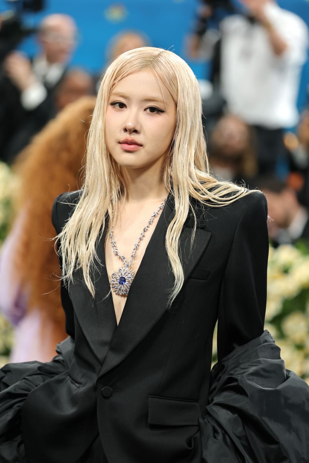 NEW YORK, NEW YORK - MAY 05: Rosé attends the 2025 Met Gala Celebrating "Superfine: Tailoring Black Style" at Metropolitan Museum of Art on May 05, 2025 in New York City.  (Photo by Dia Dipasupil/Getty Images)