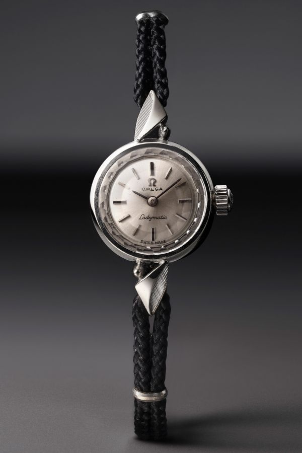 Vintage Omega Ladymatic “Saphette”