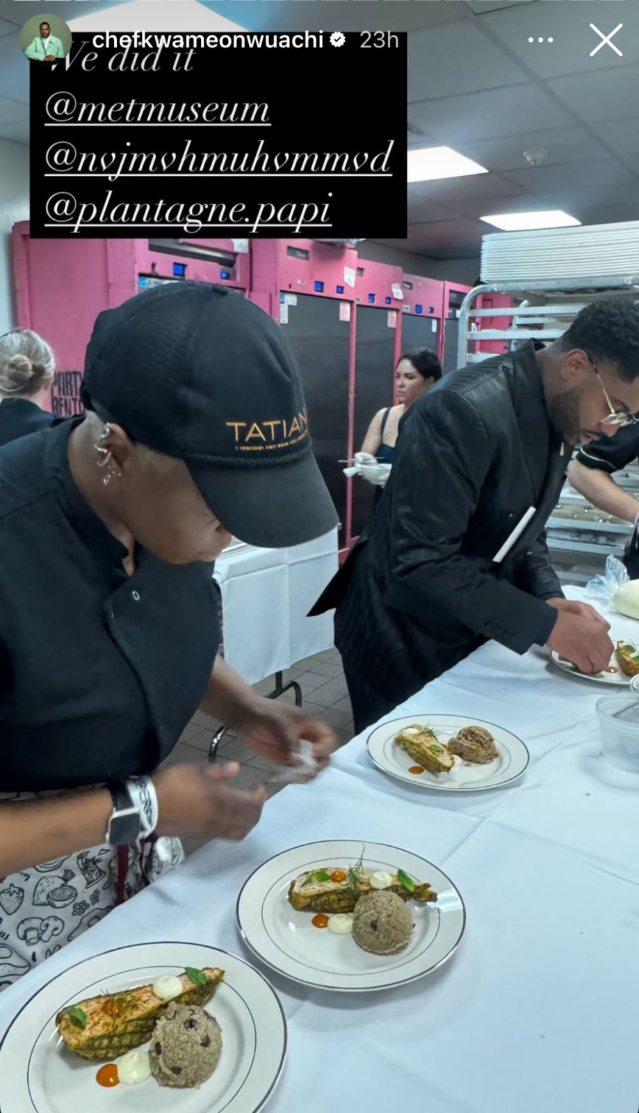 The behind-the-scenes of service (Image: @chefkwameonwuachi)