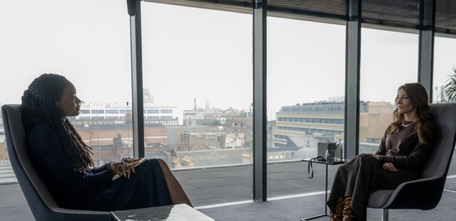 A therapy session between Kathryn and Dr Zoe Vaughan in spy thriller 'Black Bag' (Photo: IMDB)