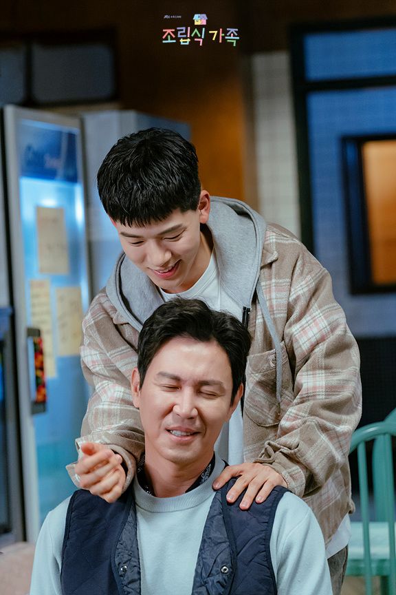 Someone make a father-and-spon K-drama spin-off for these two. (Photo: JTBC)