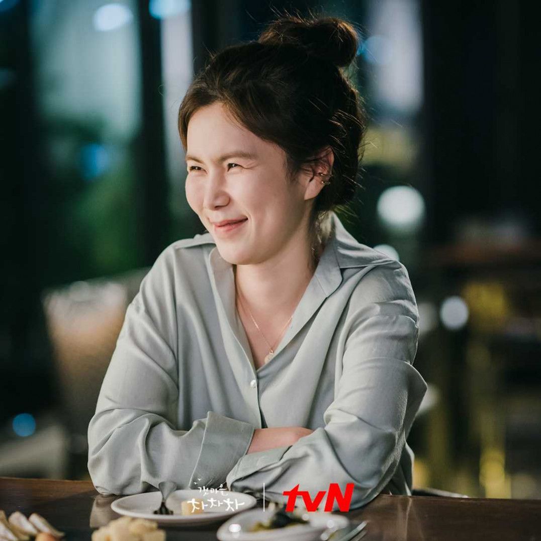 The second lead couple from ‘Hometown Cha-Cha-Cha’ (Photo: tvN)