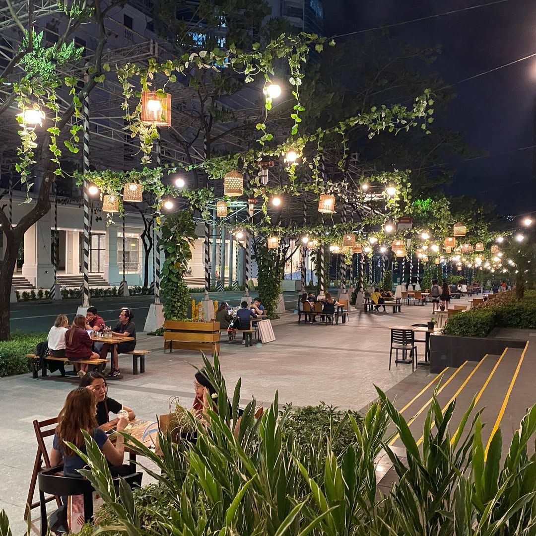 Al fresco dining at Uptown (Photo: Instagram/Uptown Bonifacio)