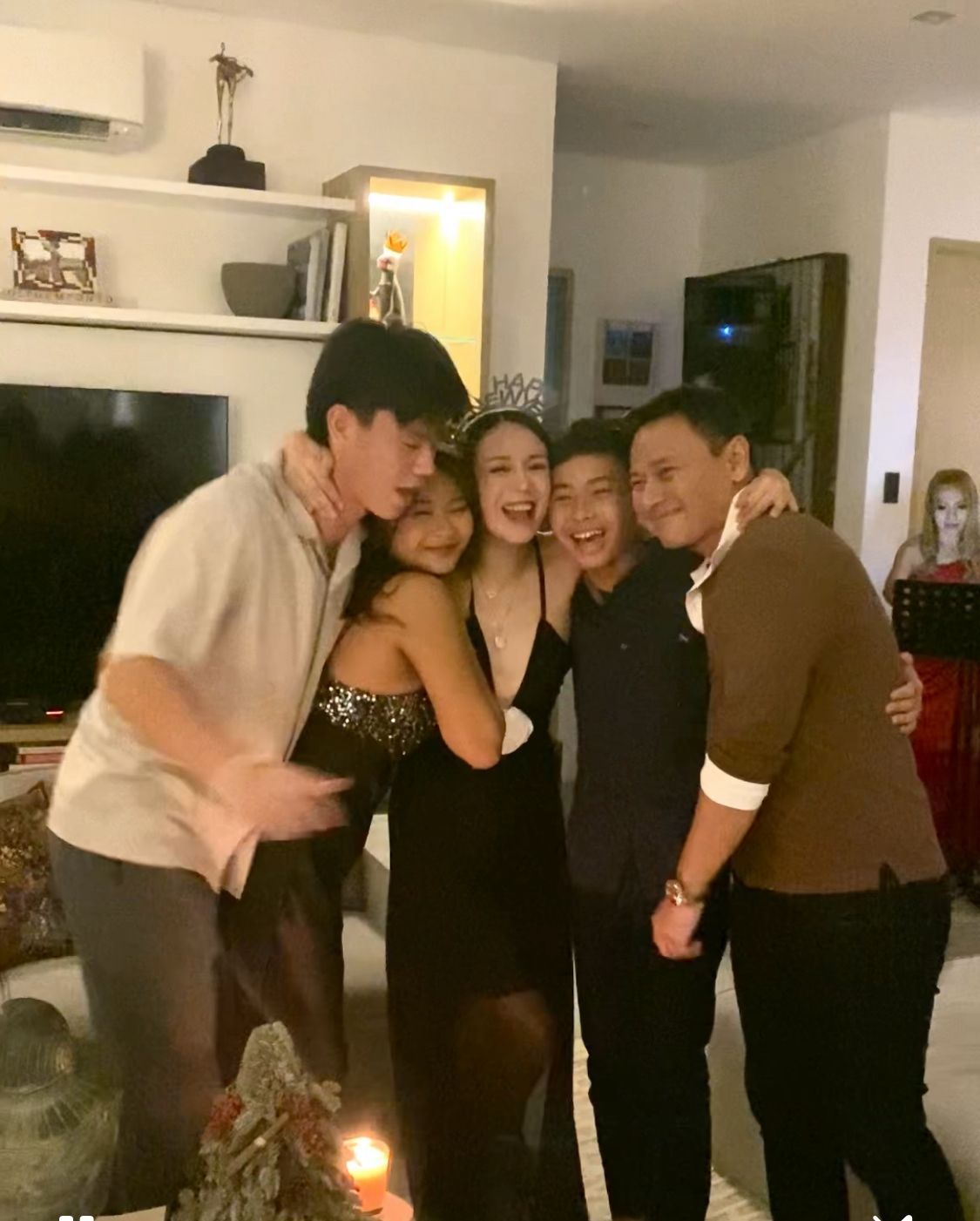 Tootsy Angara with her family (Photo: Tootsy Angara)