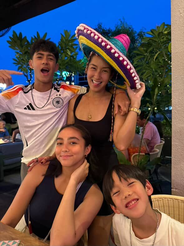 Mikaela Lagdameo with her kids (Photo: Mikaela Lagdameo)