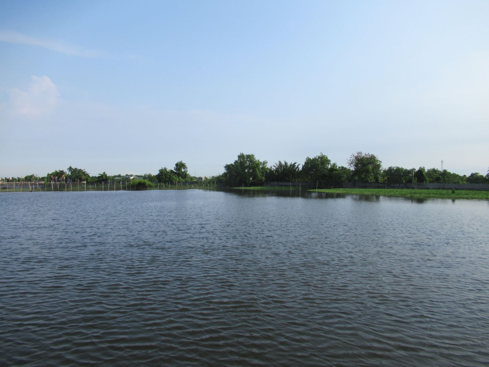 The Tagalag Fishing Village (Photo: Wikimedia Commons/McpoJMdeLeon)