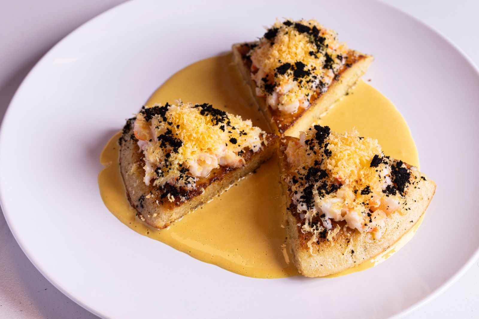 Offbeat Bistro by chefs Don Baldosano and Angelo Comsti (Photo by Jar Concengco)
