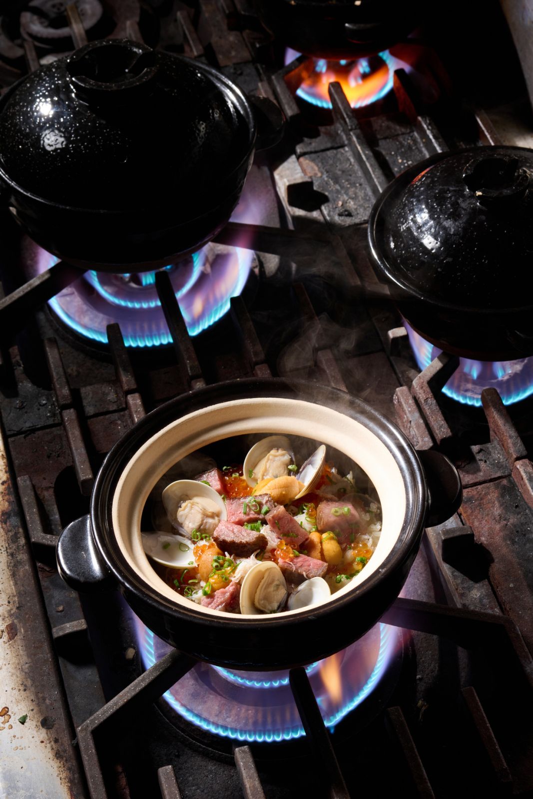 Wagyu and seafood claypot rice (Image: Kingyu)