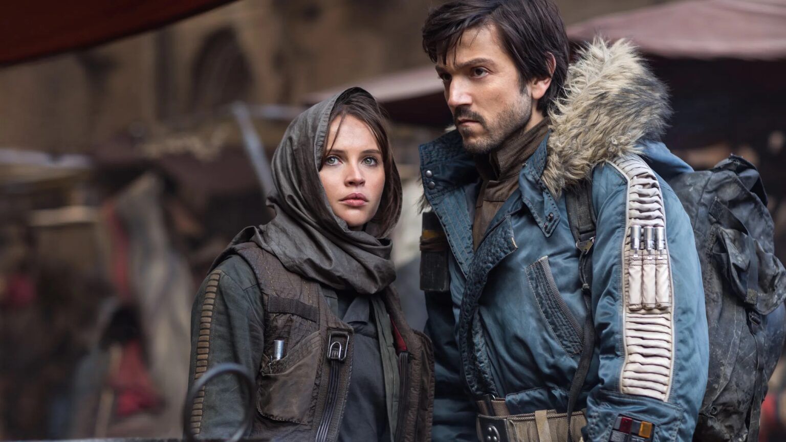 Diego Luna portrayed Cassian Andor (right) alongside Felicity Jones Jyn Erso in the 2016 film ‘Rogue One’ (Photo: Disney)