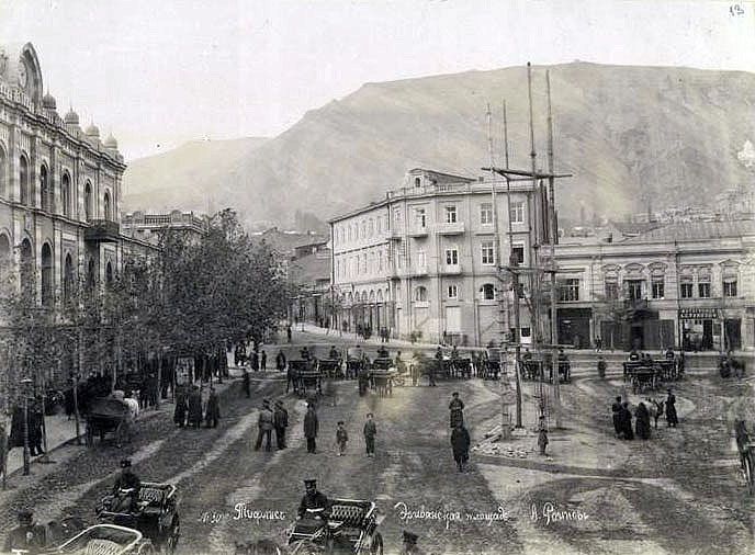 Yeveran Square, where the Tiflis robbery took place in 1907 (Photo: WikiCommons)
