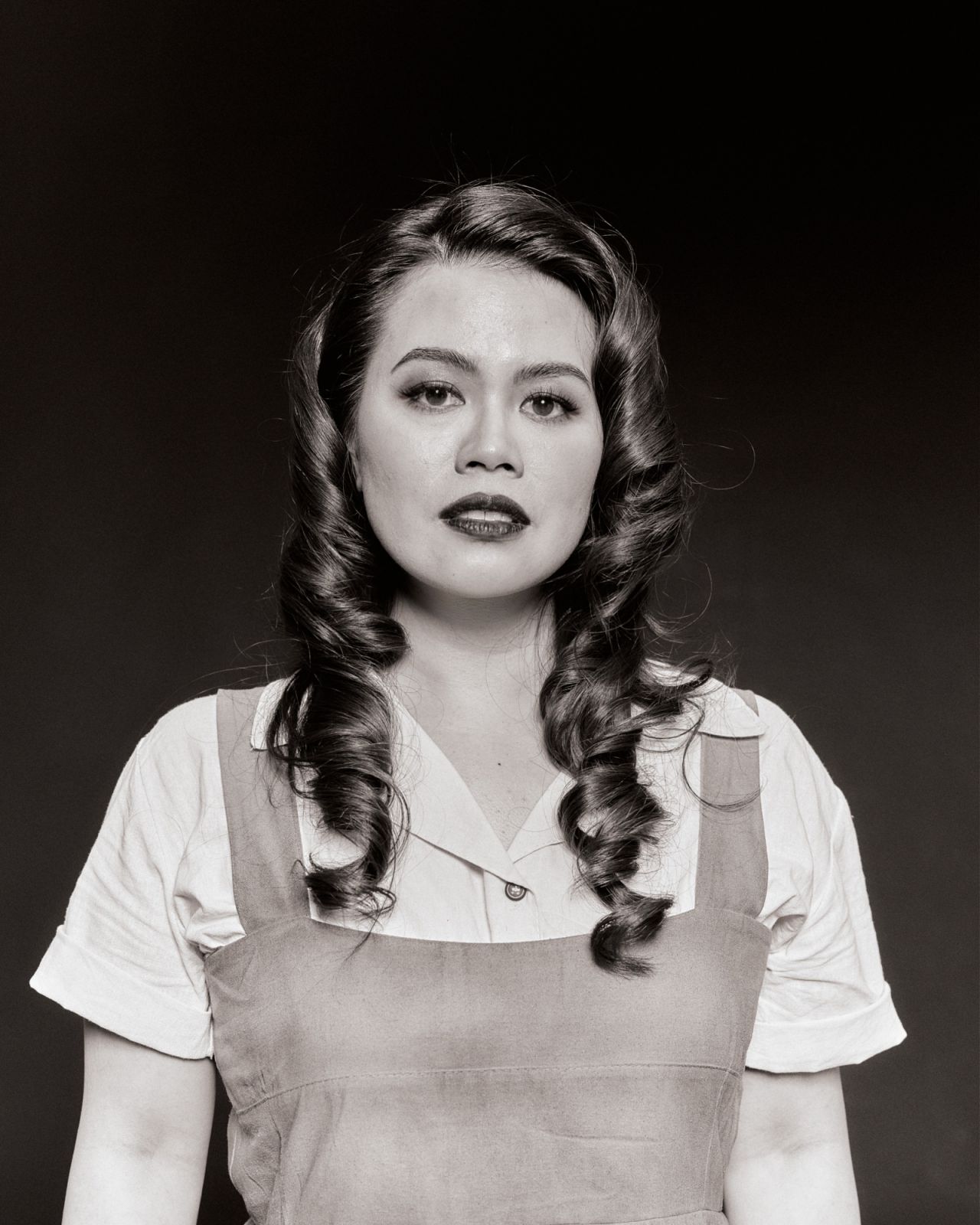 Tanya Manalang plays Violet Hilton (Photo: courtesy of The Sandbox Collective)