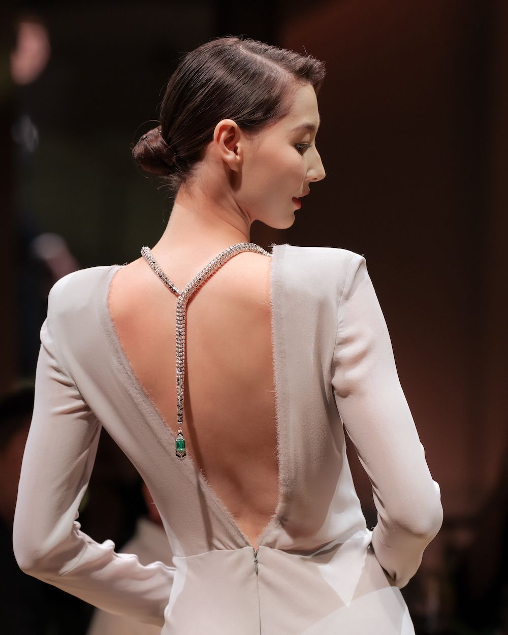 A model wears Cartier’s Panthères Versatiles necklace at the Gala Dinner in Singapore