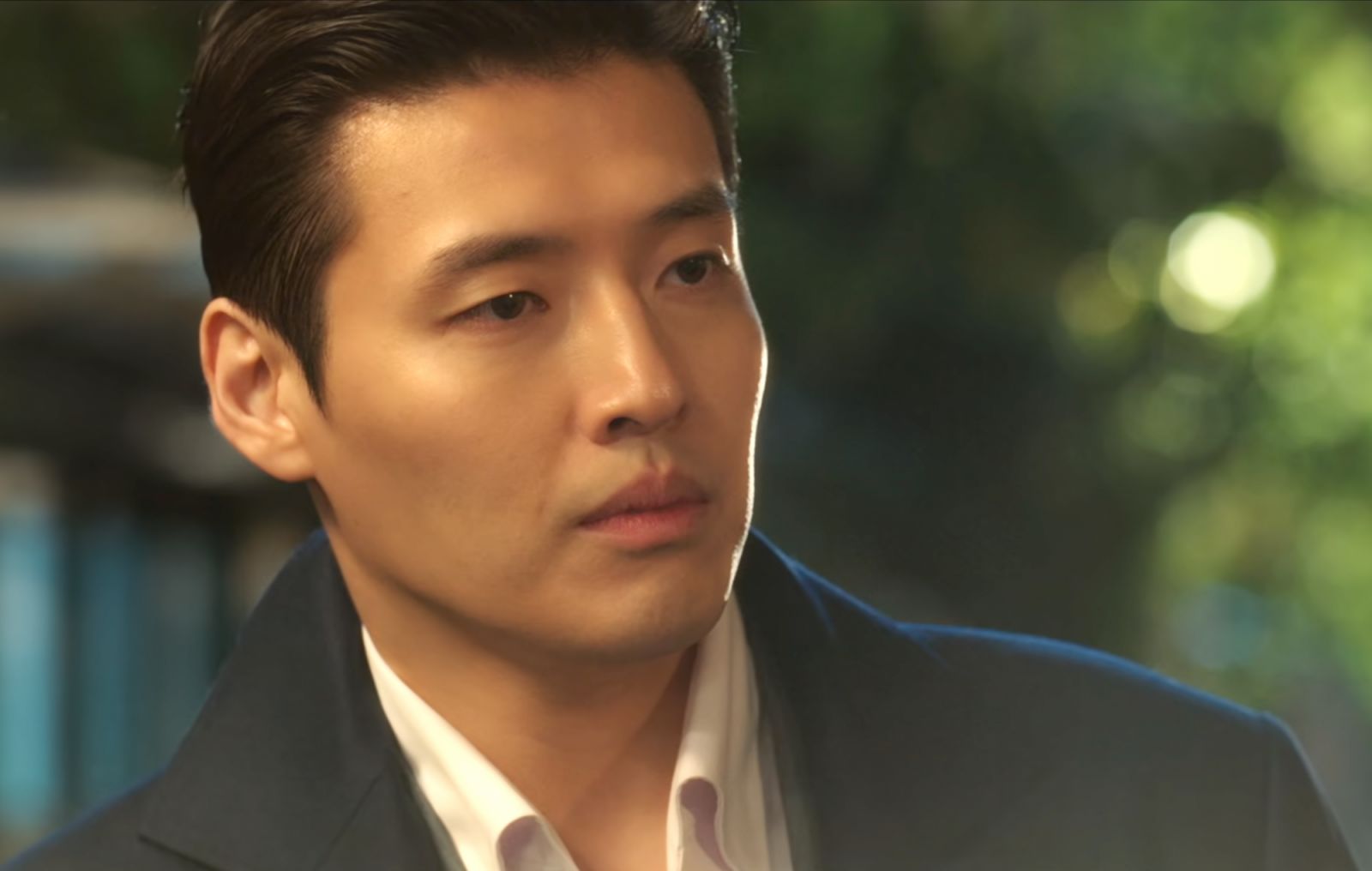 Kang Ha-neul plays against type in his latest K-drama. (Photo: screencap from ‘Tastefully Yours’, Netflix)