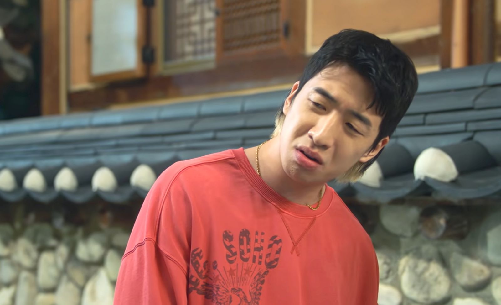 Yoo Su-bin provides serious laughs in the K-drama. (Photo: screencap from ‘Tastefully Yours’, Netflix)