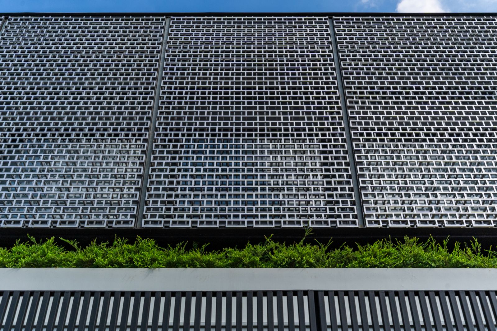 The steel bricks wrapped around a family home in Malabon, Manila