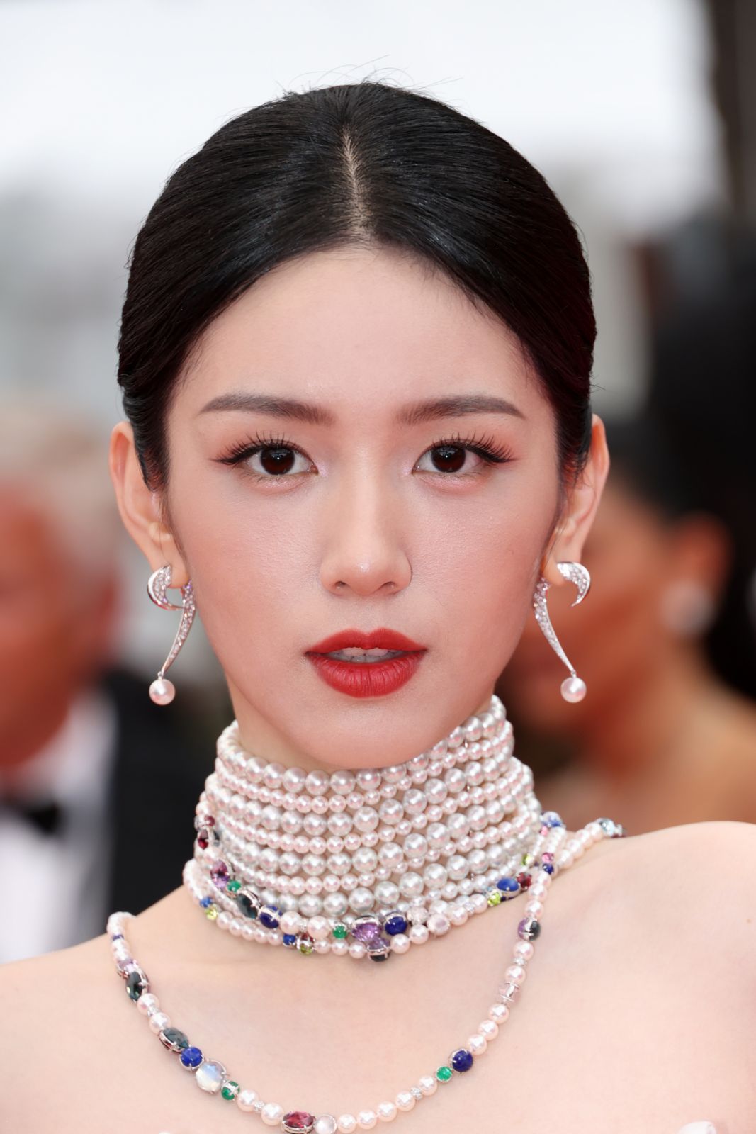 CANNES, FRANCE - MAY 17: Zhou Ye attends the "Nouvelle Vague" (New Wave) red carpet at the 78th annual Cannes Film Festival at Palais des Festivals on May 17, 2025 in Cannes, France. (Photo by Daniele Venturelli/WireImage)
