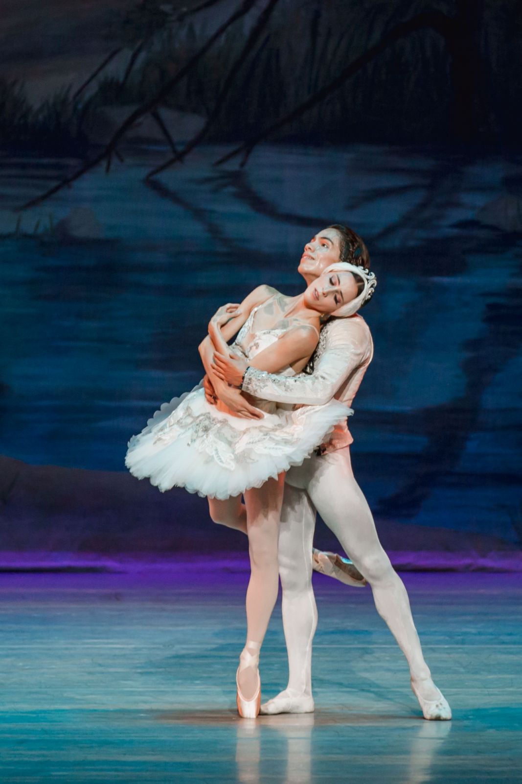 Katherine Barkman and Esteban Hernández (Photo: courtesy of Ballet Manila)