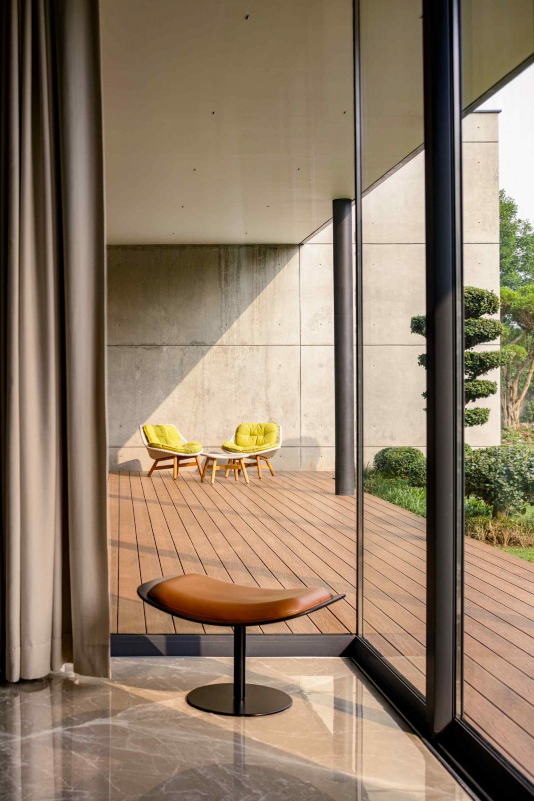 A dynamic interplay of light and shadow