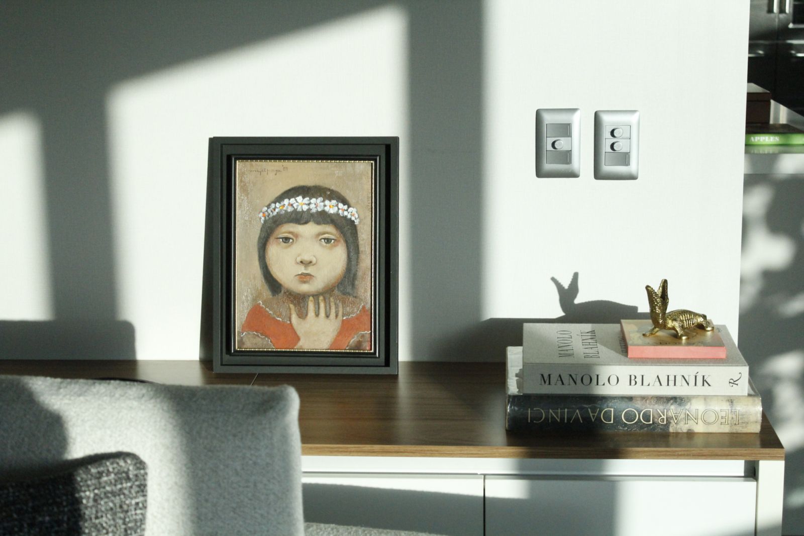 Exploring the unique details highlighted in a family's Makati penthouse