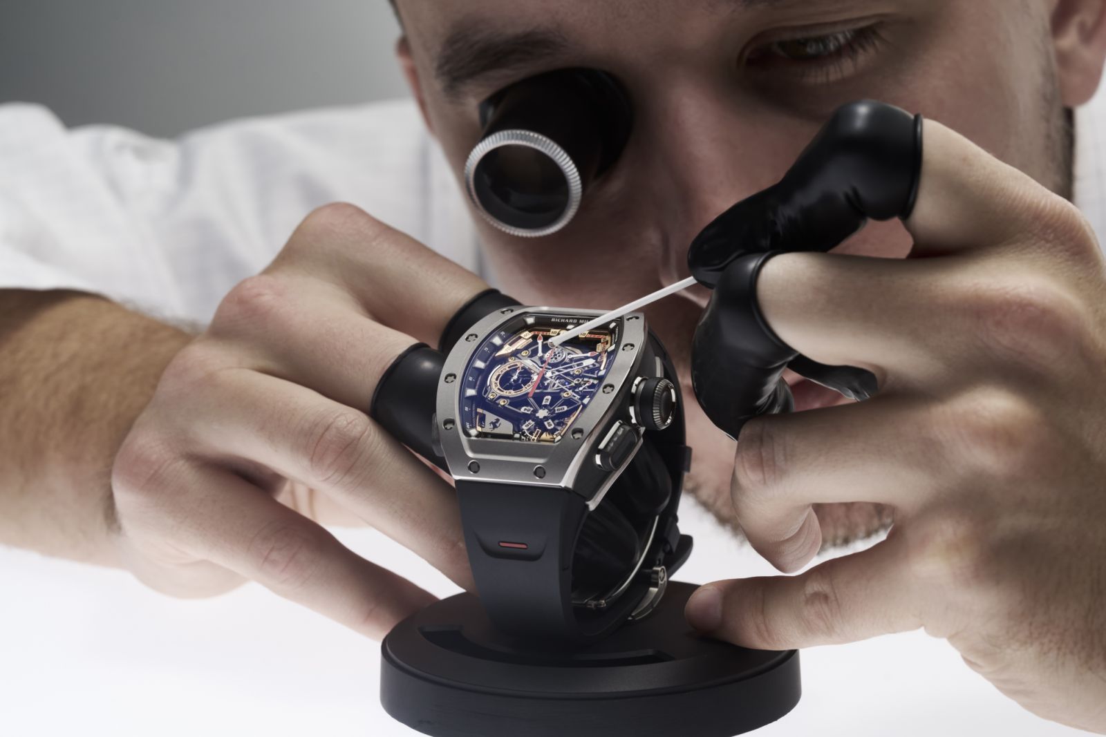 The finest filigree of the RM 43-01 being meticulously assembled and checked