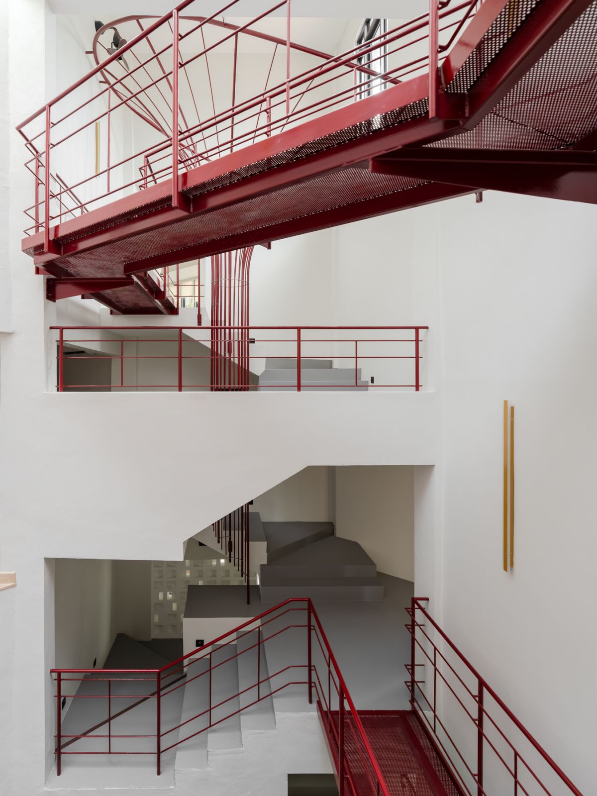 OTCQ Architects preserved the entire structural framework of this home while transforming its heart into a light-filled courtyard
