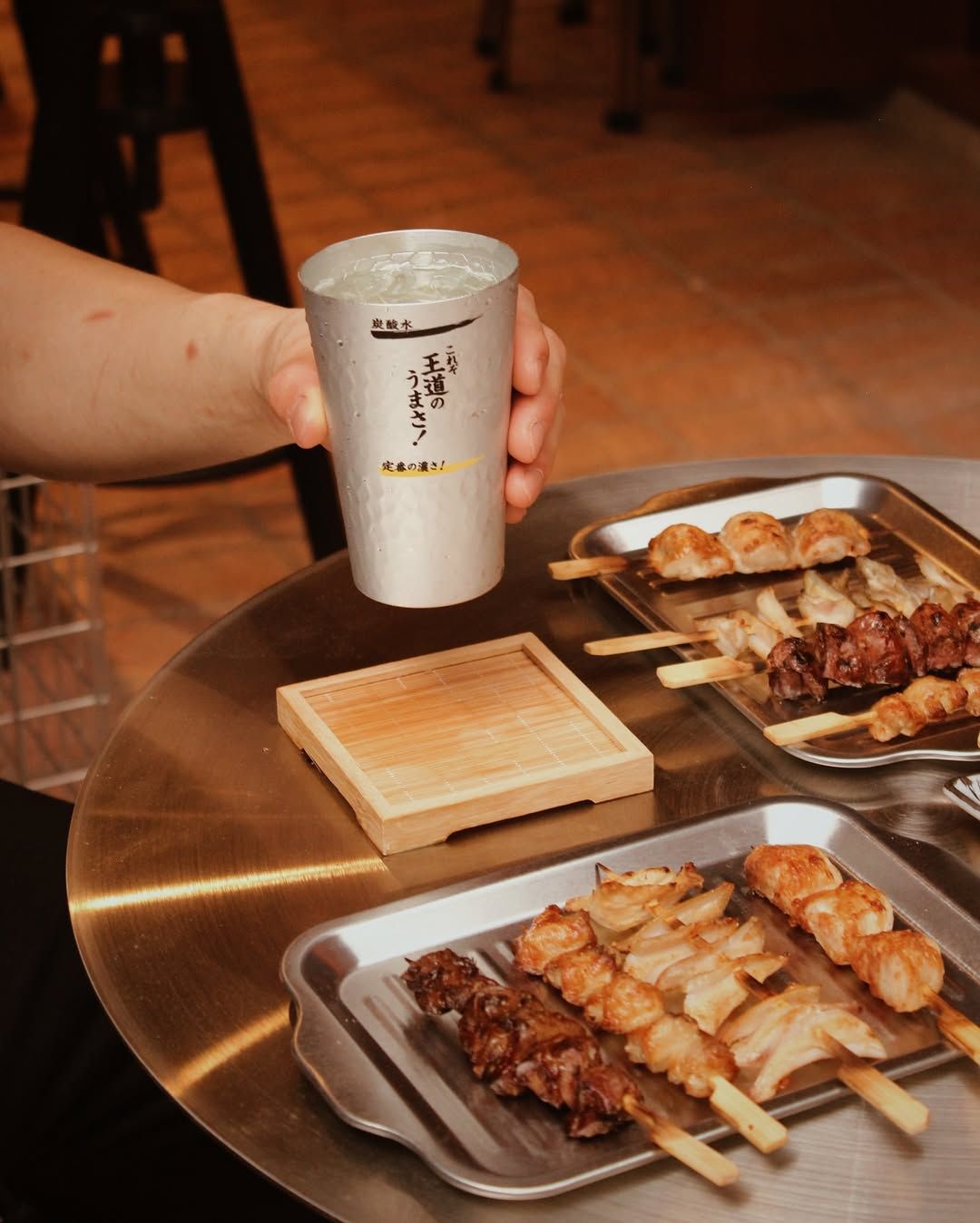 Bites and booze, what could be better? (Image: @kokaizakaya)