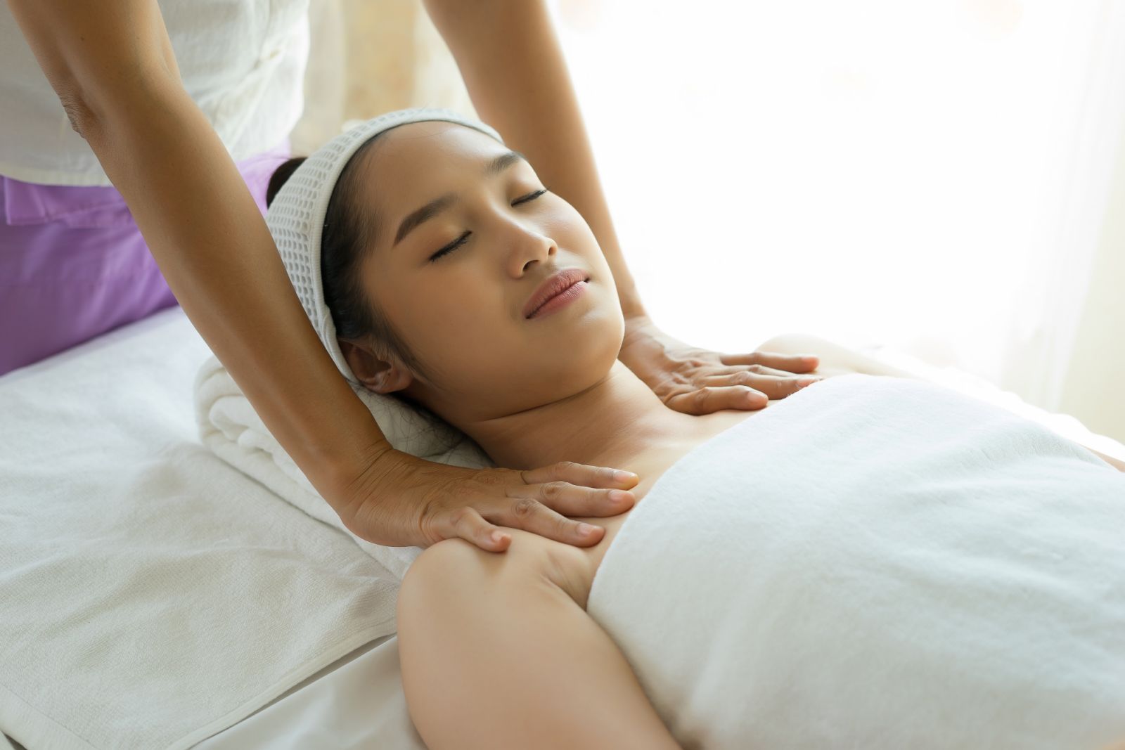 A lymphatic drainage involves light, gentle strokes designed to mobilize stagnant lymphatic fluid.