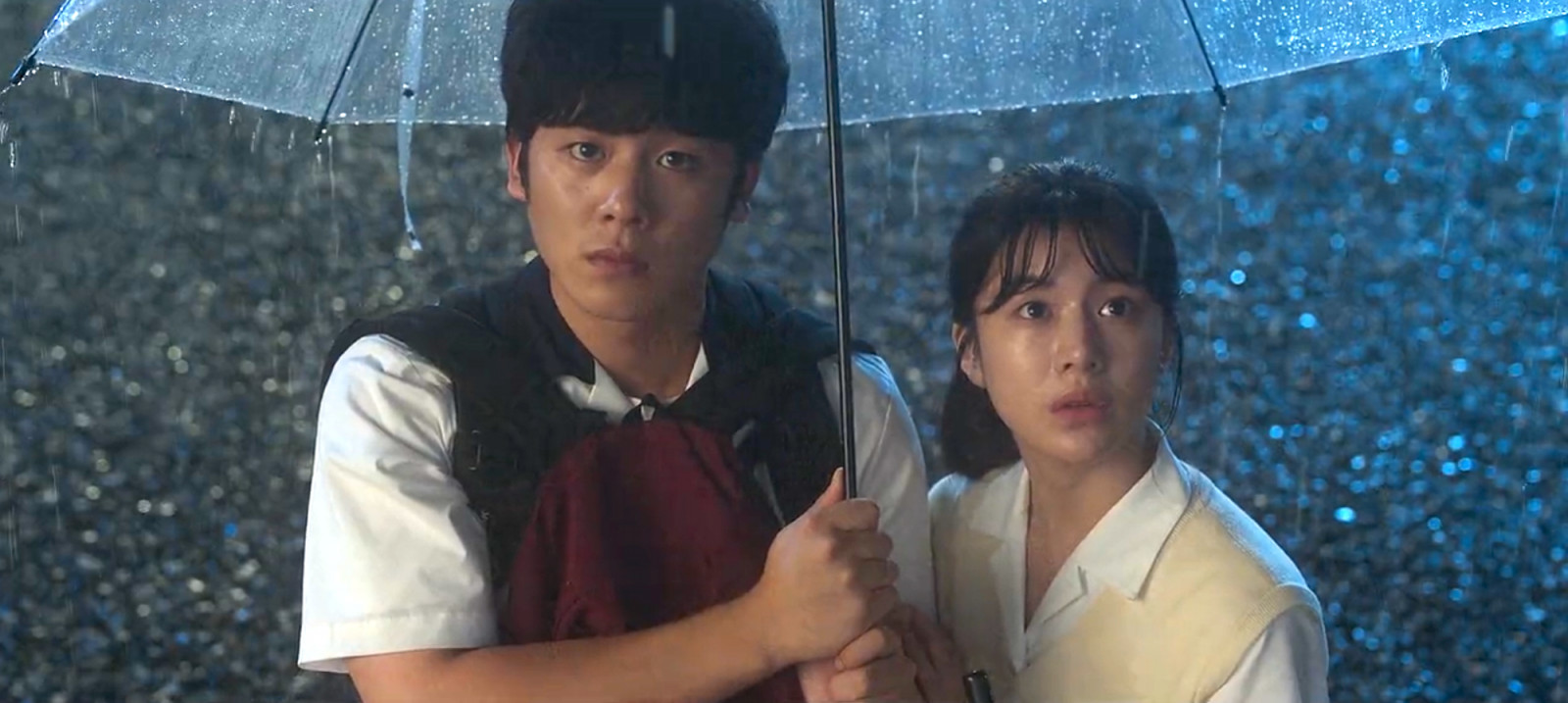 In the K-drama ‘Moving’, teens discover the superpowers they inherited from their parents. (screencap from ‘Moving’, Disney+)