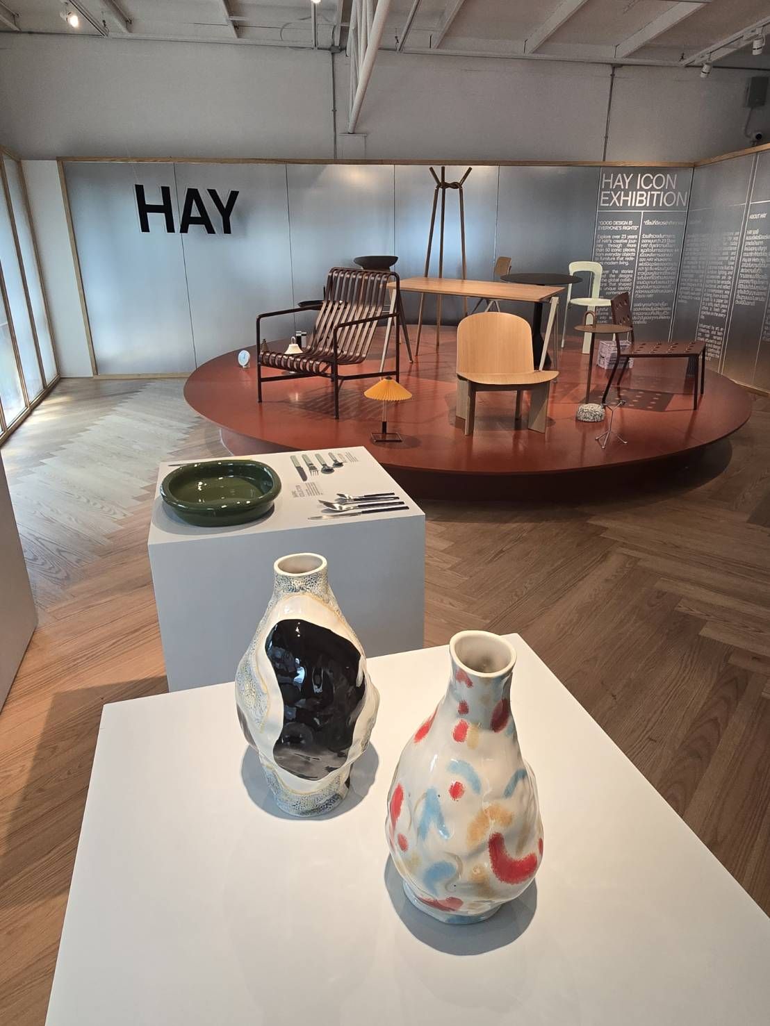 แจกัน Jessica Hans Vase (ภาพ: HAY)