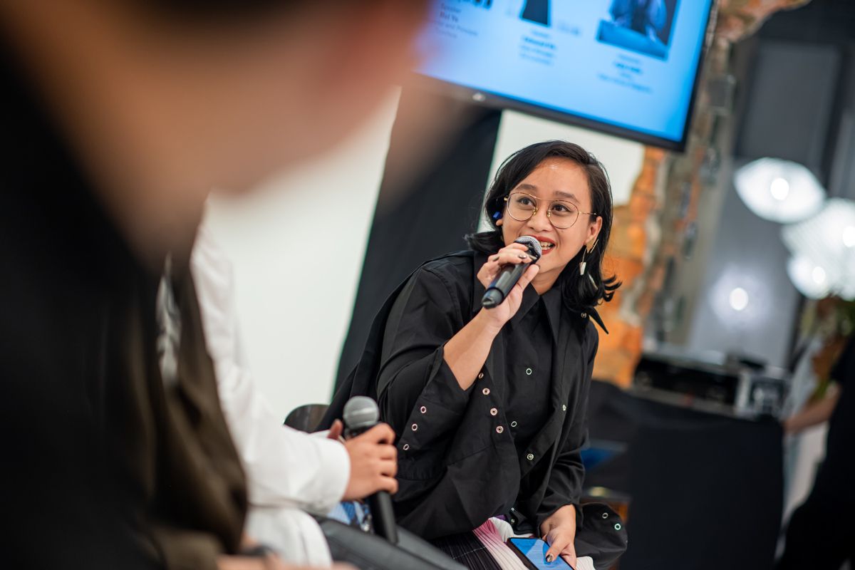 moderator Asih Jenie, editor of Tatler Homes Singapore
