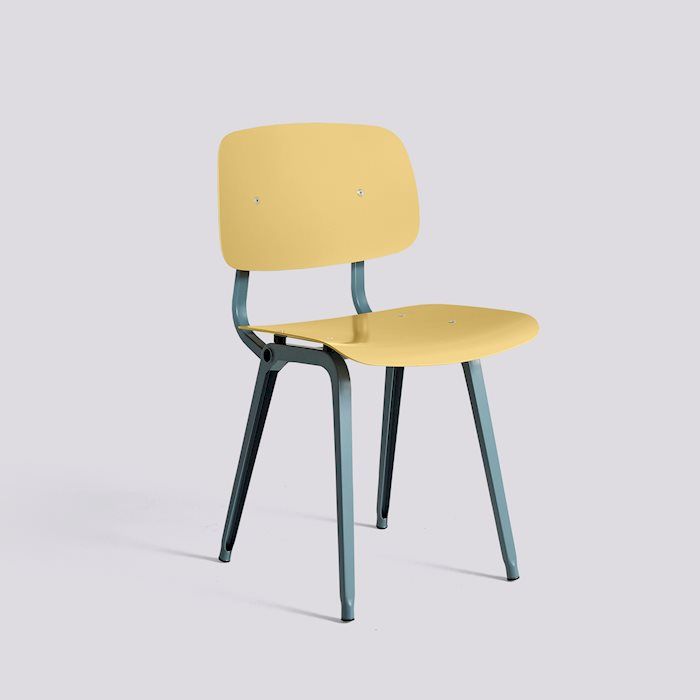เก้าอี้ Revolt Chair ที่ออกแบบโดย Friso Kramer ในยุค 1950 และถูกนำมาผลิตใหม่โดย HAY