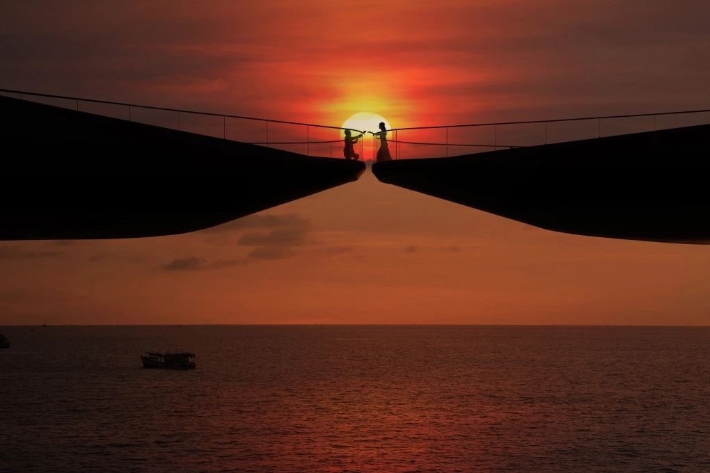 สะพานจูบ (Kiss Bridge) แลนด์มาร์กสำคัญที่ฟู้โกว๊ก เวียดนาม (ภาพ: JW Marriott Phu Quoc Emerald Bay Resort & Spa)