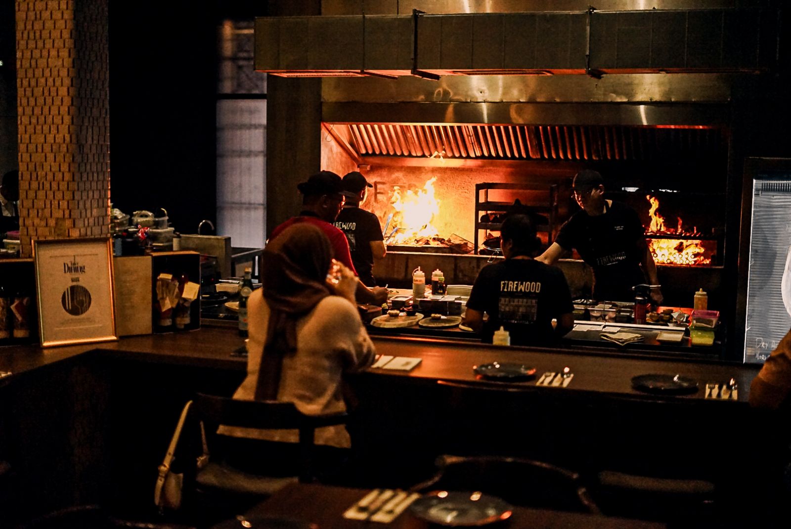 The open flame touching every cut of meat (Image: Firewood)