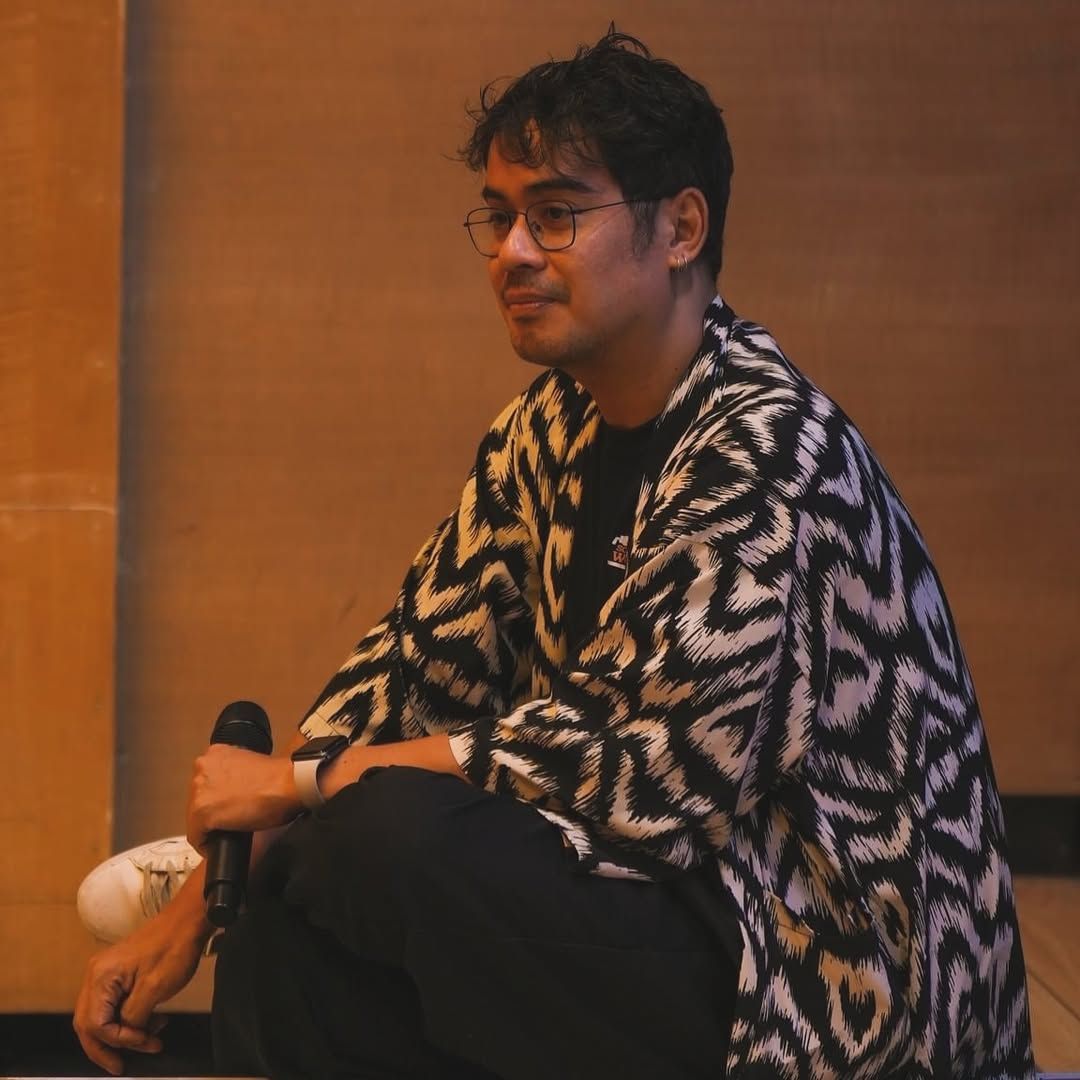 Wanggo Gallaga is a faculty instructor at the De La Salle -- College of St. Benilde (AB Film Department)