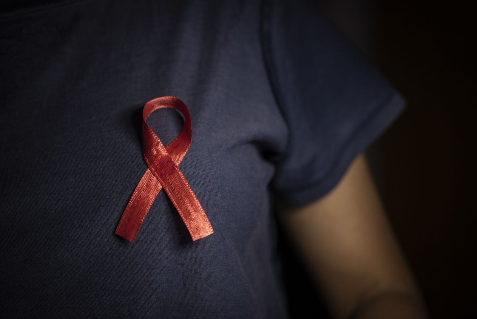 It has been 17 years since Wanggo first heard the news that sank his heart. Now, he lives freely as an educator whose viral load is undetectable (Photo: Getty Images)