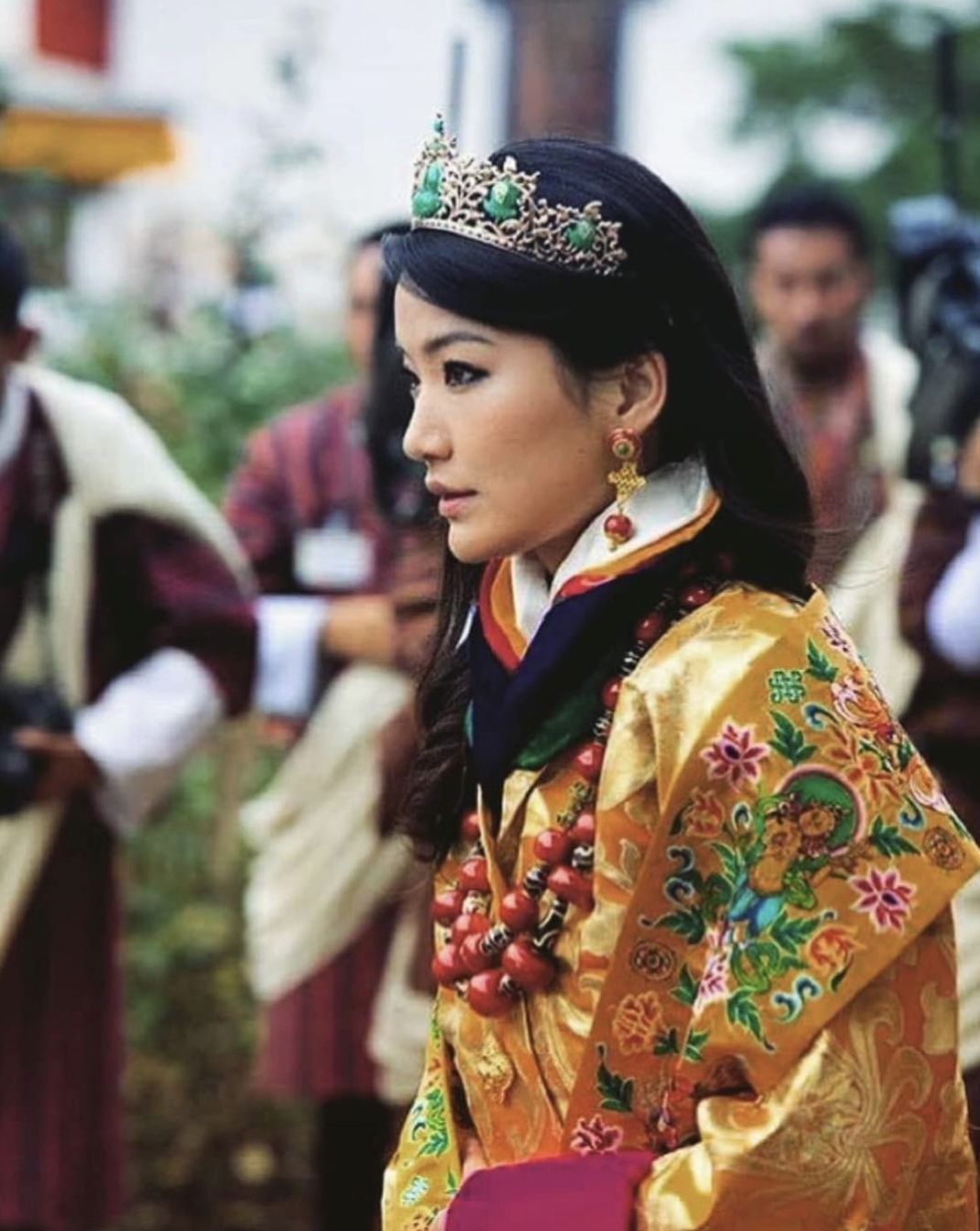 Queen Jetsun Pema of Bhutan wears an ornate jade tiara to a state occasion (Photo: Instagram / @queenjetsunpema)