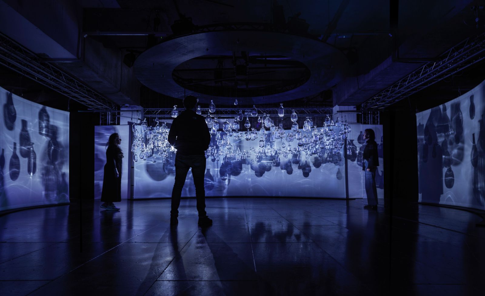 Johnnie Walker, a Major Partner of this year’s London Design Festival, presents Liquid Light. The installation was created in partnership with Experiential Artist Collective Marshmallow Laser Feast and brings to life the design elements of Johnnie Walker Blue Label Ultra – the world’s lightest 70cl Scotch whisky glass bottle.