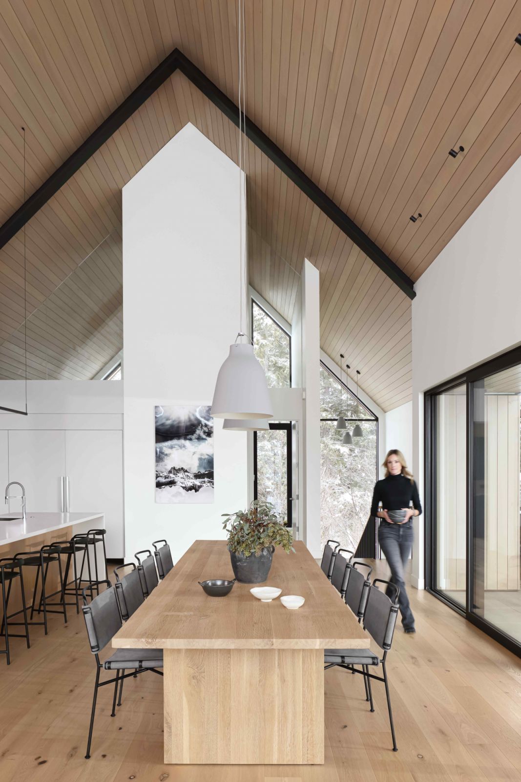 The high-ceilinged space can be bustling with activity, yet doesn’t feel chaotic