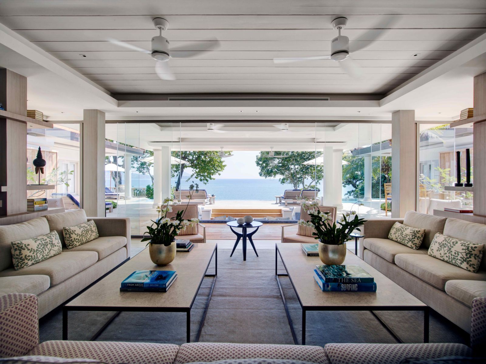 The al fresco living area that opens out to the outdoor terrace (Photo: Thorp Design)