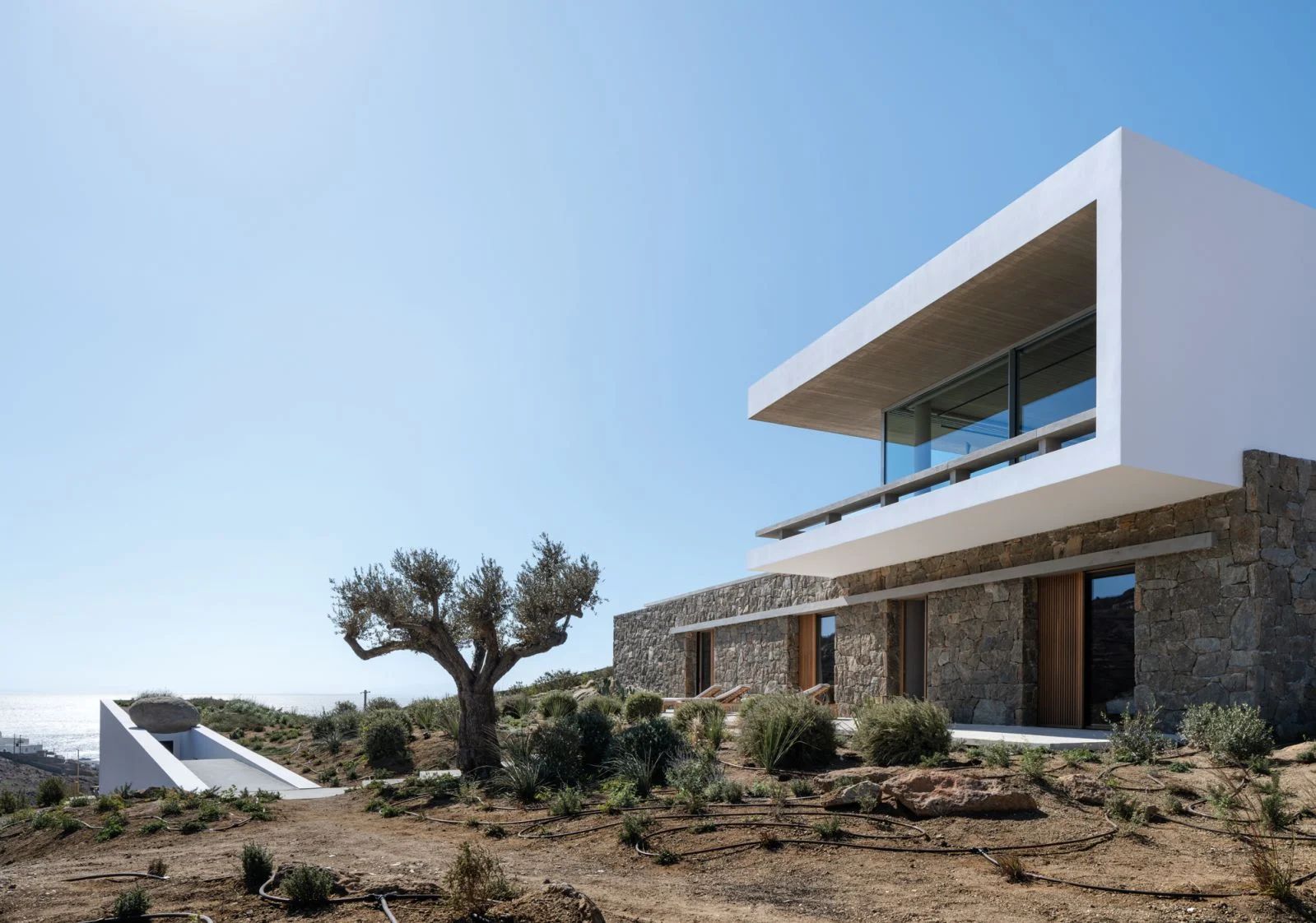 The minimalist villa was designed by Athens-based architect Praxitelis Kondylis of A31 Architecture (Photo: Mike Kelley)