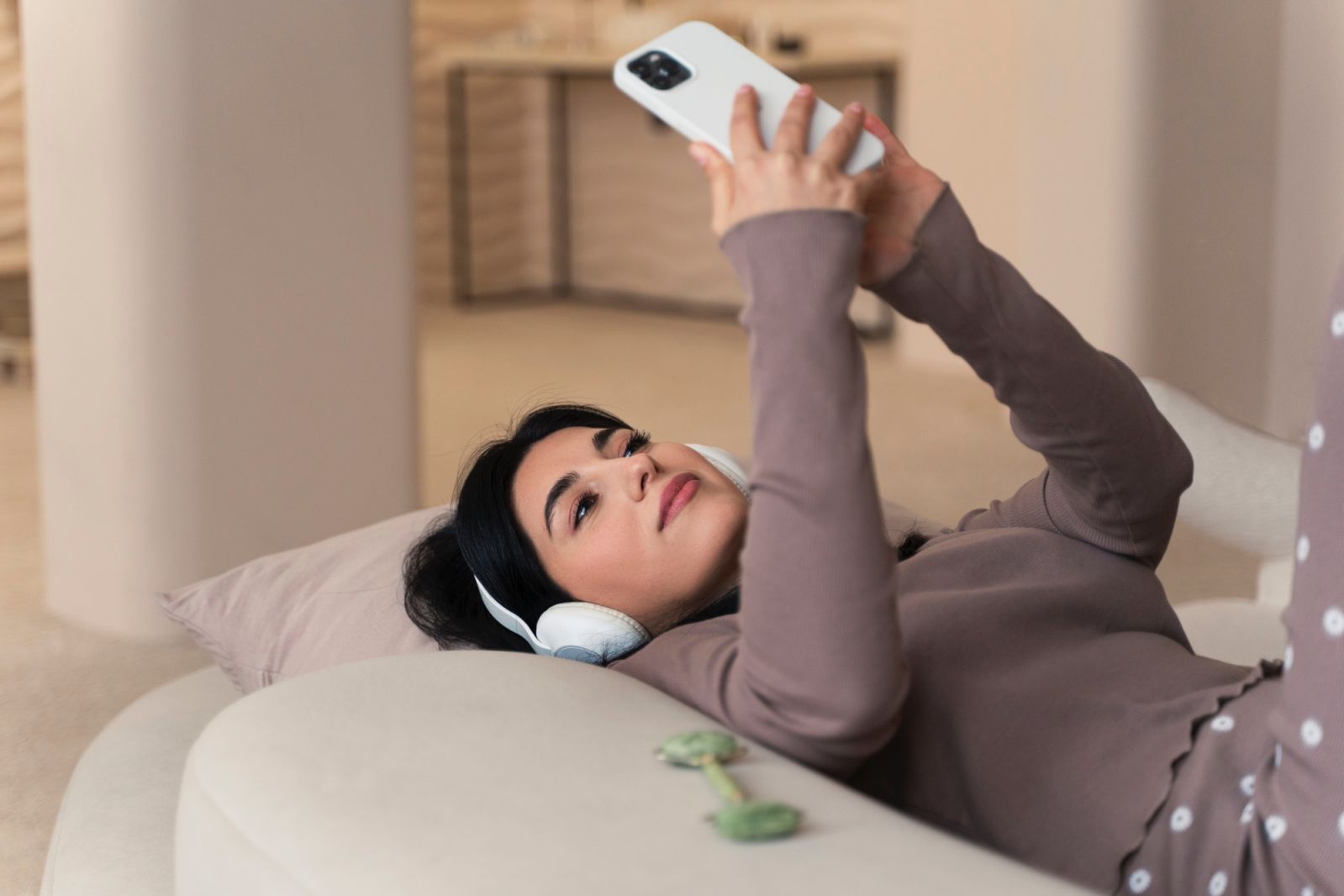 Wellness apps can do more than track habits—it can help reset your mind, sleep and focus. (Photo: Freepik)
