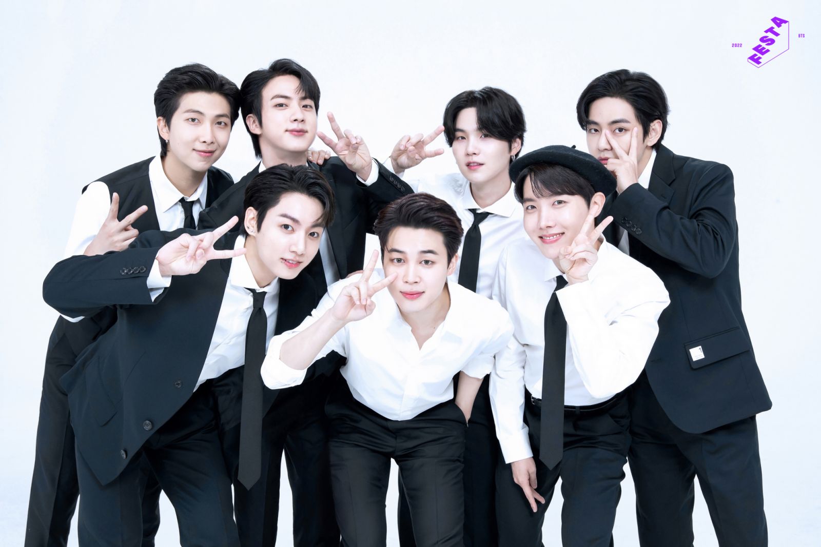 ภาพ Family Portrait สำหรับรายการ BTS Festa 2022 (ภาพ: Bighit)