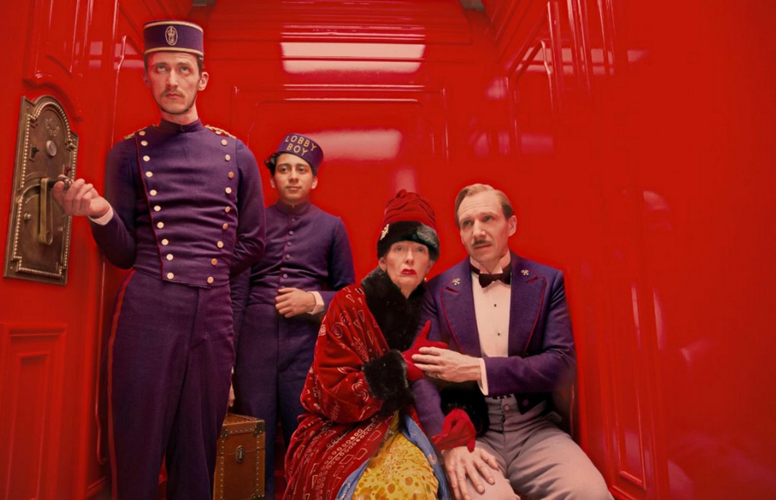 F39BPC THE GRAND BUDAPEST HOTEL 2014 Fox Searchlight film with Ralph Fiennes at right with Tilda Swinton