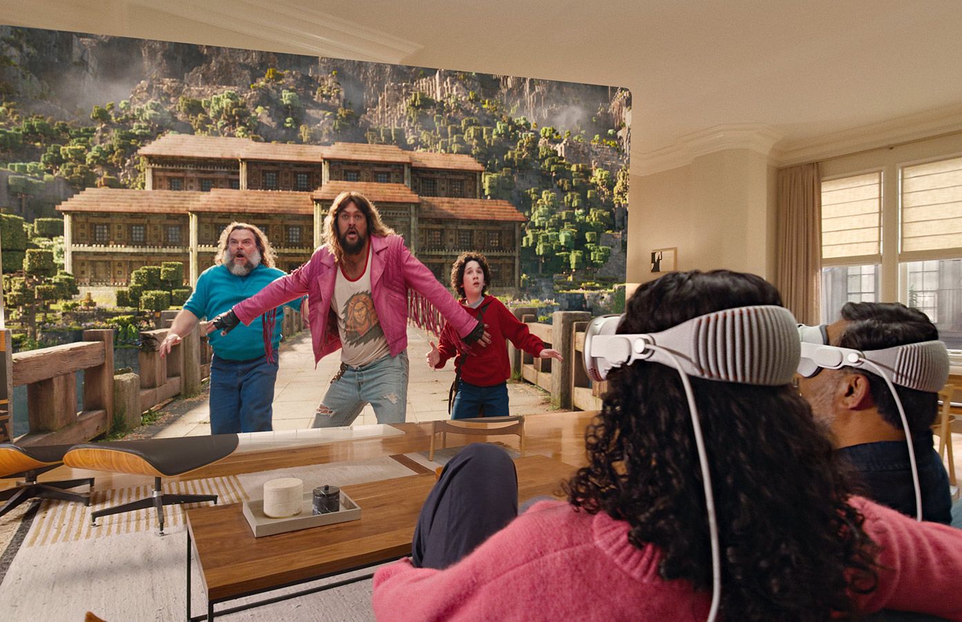 Apple Vision Pro lets users share spatial experiences with other users in the same room (Photo: Apple)