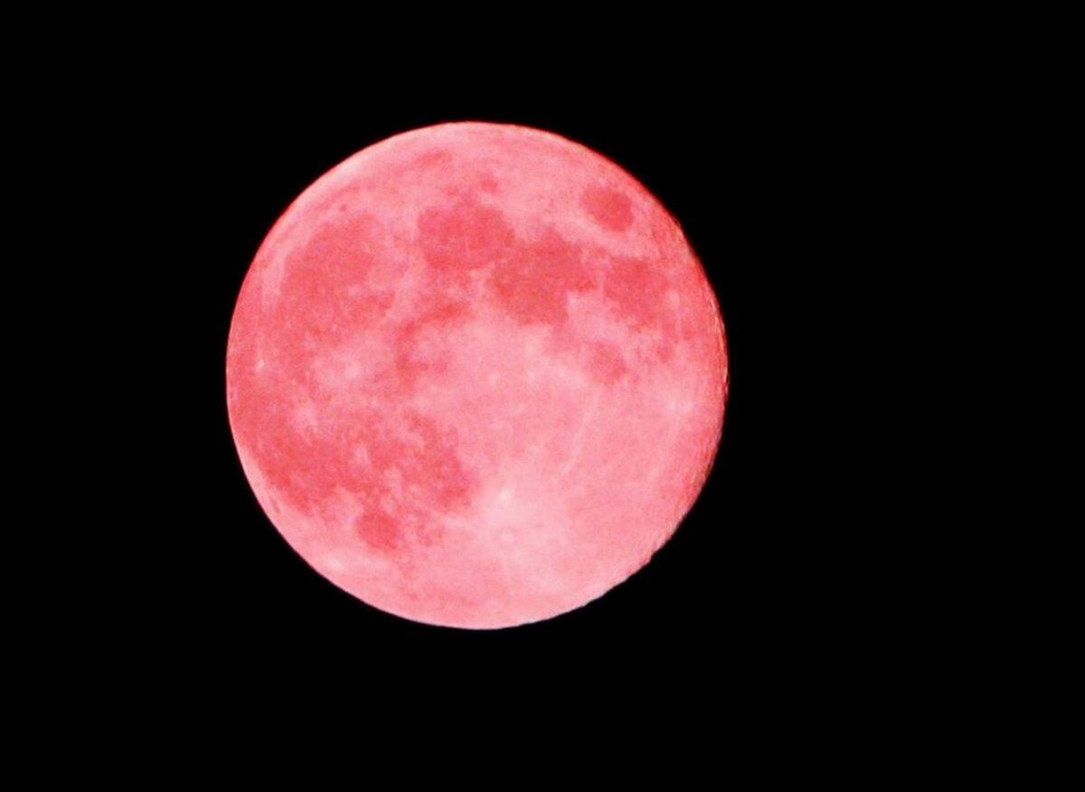 Strawberry Moon (Photo: Wikimedia Commons)
