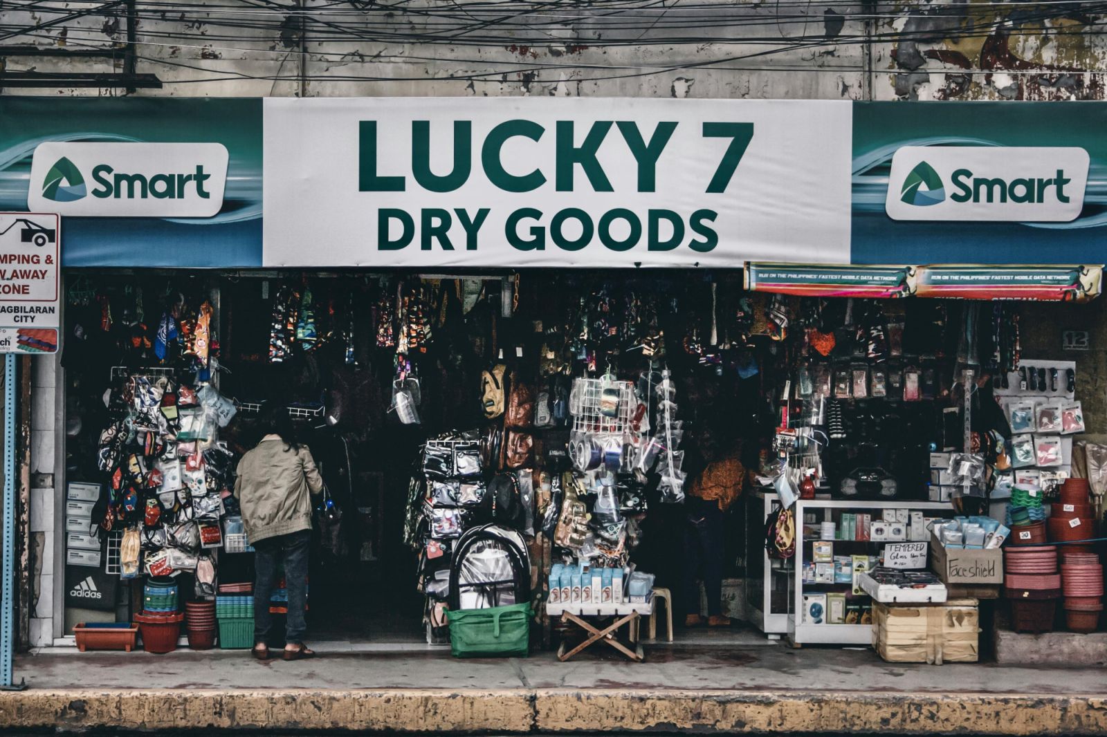 A sari-sari store in Tagbilaran City, Philippines (Photo: Pexels / Cesan Escuadro)