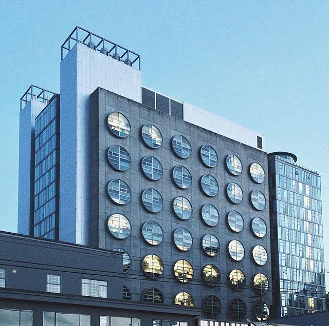 The BC Cancer Research Centre features petri dish-inspired windows (Photo: Instagram / @henriquezarch)